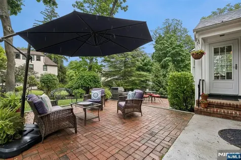 81 Mountain Road Verona NJ 07044
