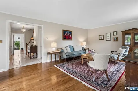 81 Mountain Road Verona NJ 07044