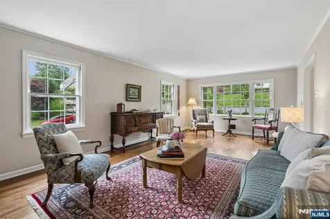 81 Mountain Road Verona NJ 07044