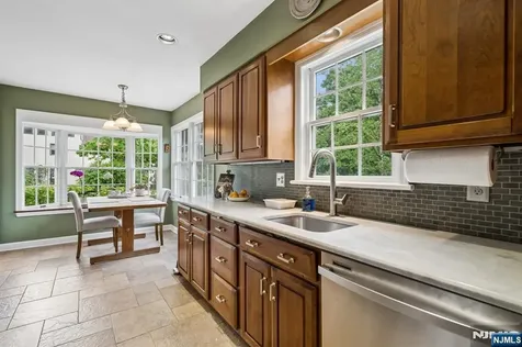 81 Mountain Road Verona NJ 07044