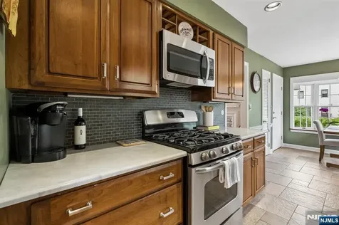 81 Mountain Road Verona NJ 07044