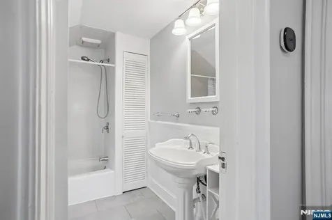 30 Sherbrooke Parkway Livingston NJ 07039
