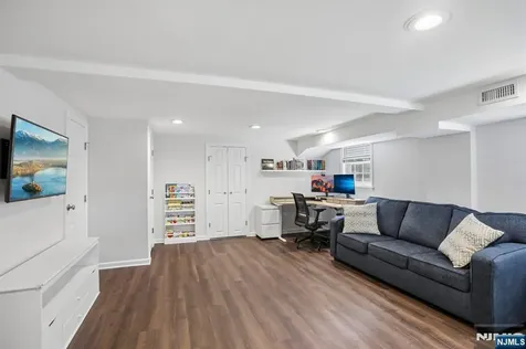 30 Sherbrooke Parkway Livingston NJ 07039