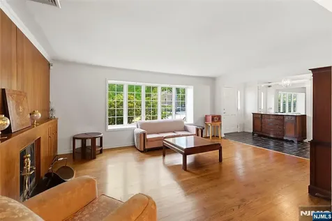 1 Winding Way North Caldwell NJ 07006
