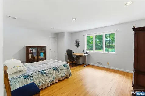 1 Winding Way North Caldwell NJ 07006