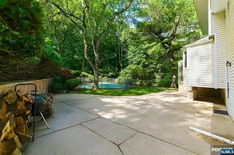 1 Winding Way North Caldwell NJ 07006
