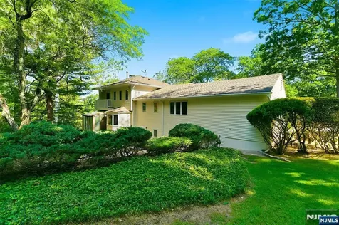 1 Winding Way North Caldwell NJ 07006