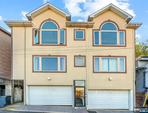 8913 Riverside Place North Bergen NJ 07047