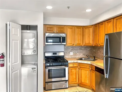 8913 Riverside Place North Bergen NJ 07047