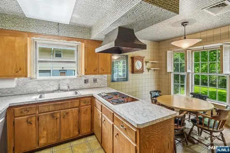 188 Charlotte Place Englewood Cliffs NJ 07632
