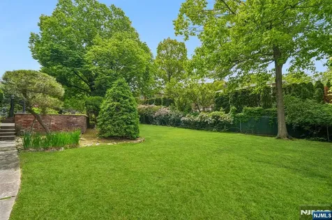 188 Charlotte Place Englewood Cliffs NJ 07632
