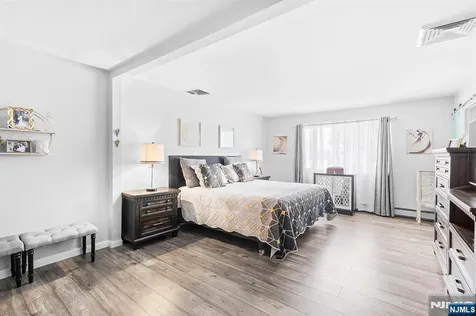 1631 Maple Street Fort Lee NJ 07024