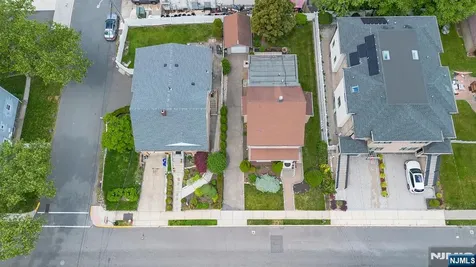 1631 Maple Street Fort Lee NJ 07024