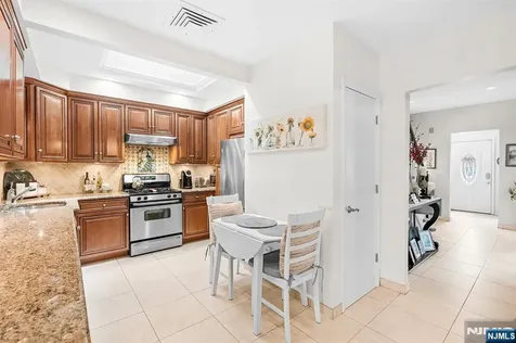 1631 Maple Street Fort Lee NJ 07024