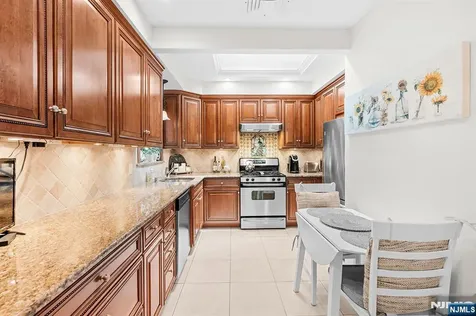 1631 Maple Street Fort Lee NJ 07024