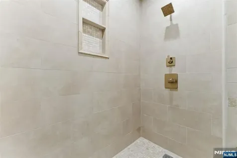 821 18th Street Union City NJ 07087