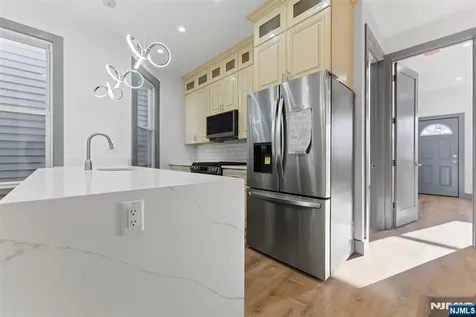 821 18th Street Union City NJ 07087