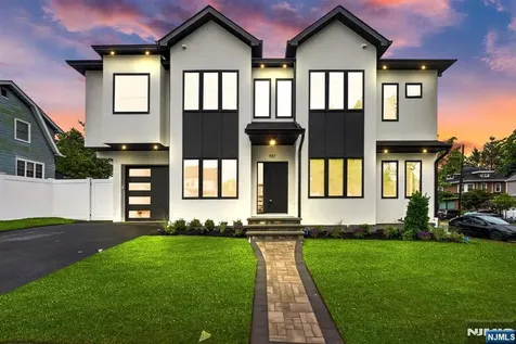 887 Linden Avenue Ridgefield NJ 07657