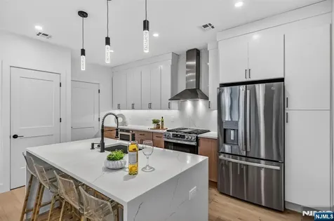 887 Linden Avenue Ridgefield NJ 07657