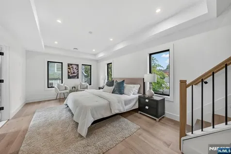 887 Linden Avenue Ridgefield NJ 07657