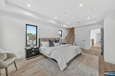 887 Linden Avenue Ridgefield NJ 07657