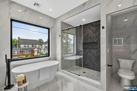 887 Linden Avenue Ridgefield NJ 07657