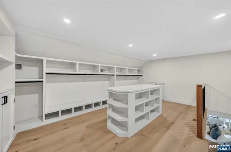 887 Linden Avenue Ridgefield NJ 07657