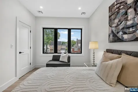 887 Linden Avenue Ridgefield NJ 07657
