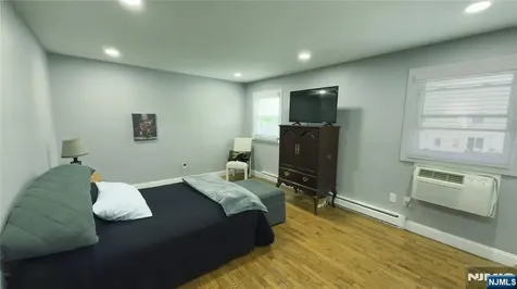 15 Cottage Midland Park NJ 07432