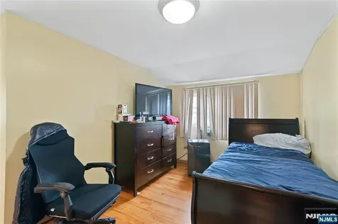 200 Bradford Avenue Linden NJ 07036