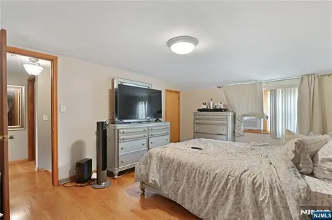 200 Bradford Avenue Linden NJ 07036