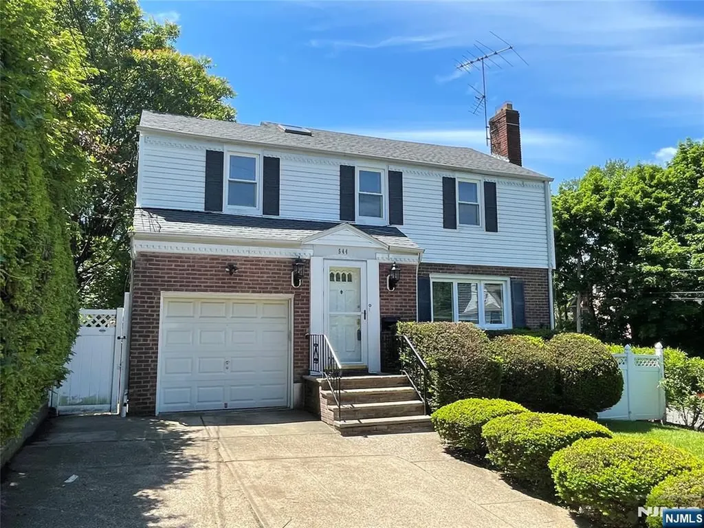 544 Oritani Place Teaneck NJ 07666