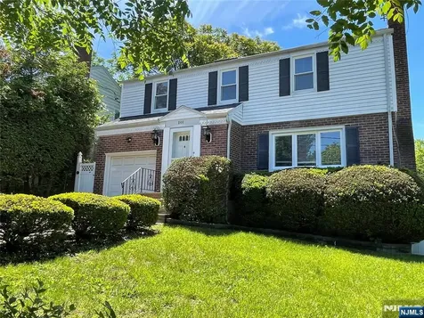 544 Oritani Place Teaneck NJ 07666