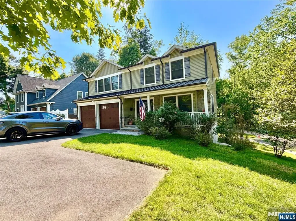 252 4th Avenue Westwood NJ 07675