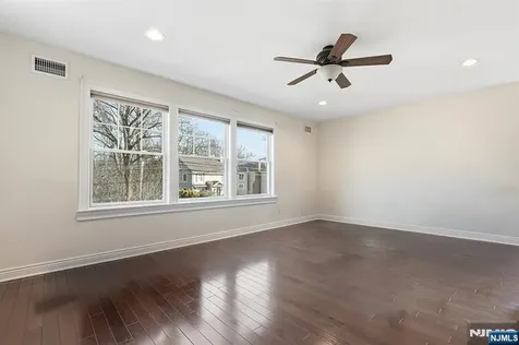 252 4th Avenue Westwood NJ 07675