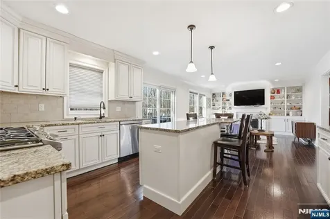 252 4th Avenue Westwood NJ 07675