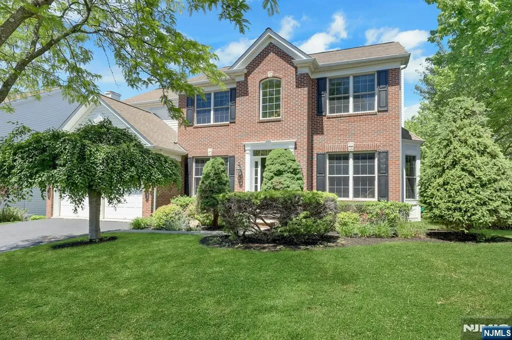 81 Lafayette Circle Totowa NJ 07512