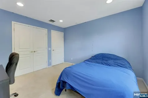 81 Lafayette Circle Totowa NJ 07512