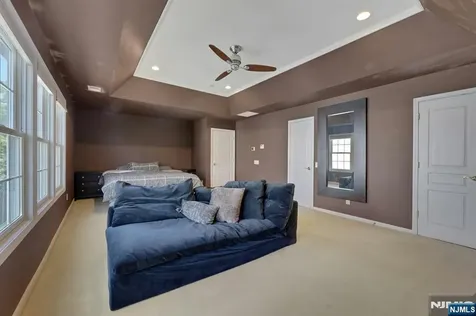 81 Lafayette Circle Totowa NJ 07512