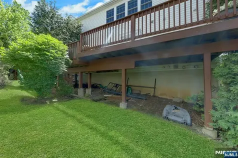 81 Lafayette Circle Totowa NJ 07512