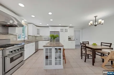 140 Boulevard Glen Rock NJ 07452
