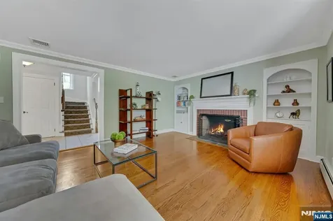 140 Boulevard Glen Rock NJ 07452