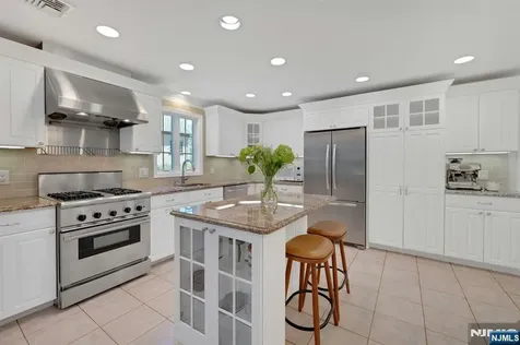 140 Boulevard Glen Rock NJ 07452