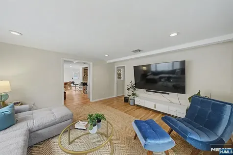 45 Highfield Road Bloomfield NJ 07003