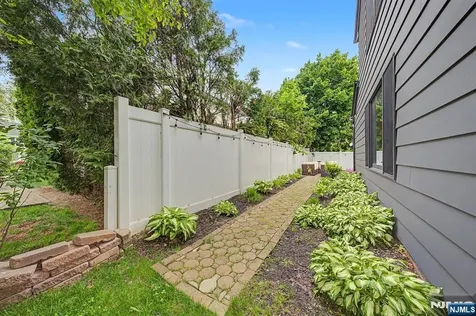 45 Highfield Road Bloomfield NJ 07003