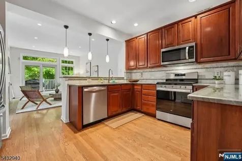 32 Kent Drive Roseland NJ 07068