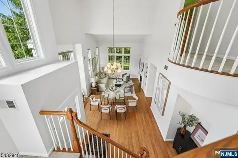 32 Kent Drive Roseland NJ 07068