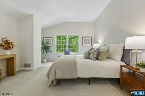 32 Kent Drive Roseland NJ 07068