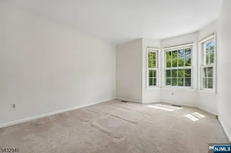 32 Kent Drive Roseland NJ 07068
