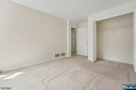 32 Kent Drive Roseland NJ 07068